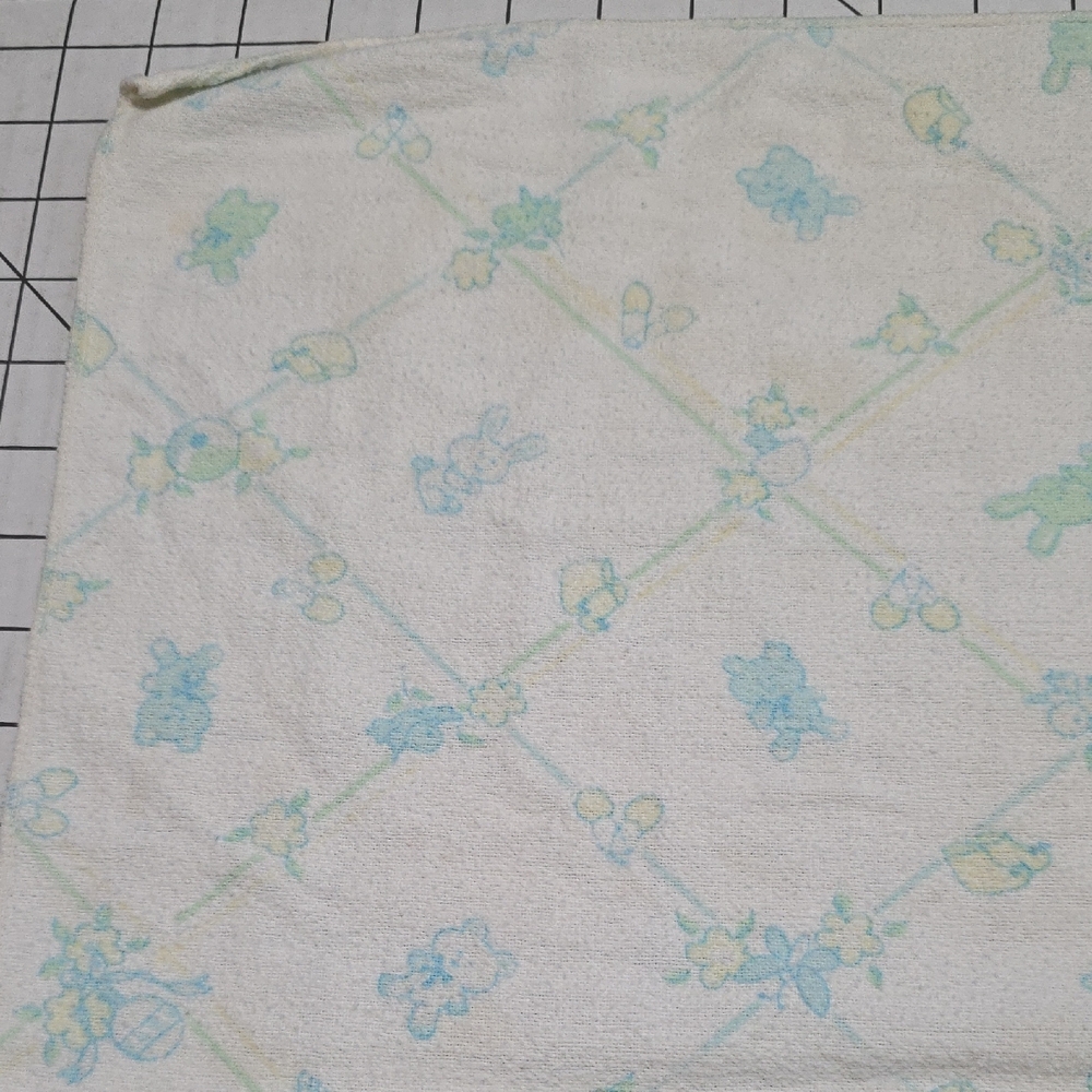 Flannel Cream and Blue Receiving Baby Blanket, 28x32, Preloved - Picture 5 of 16